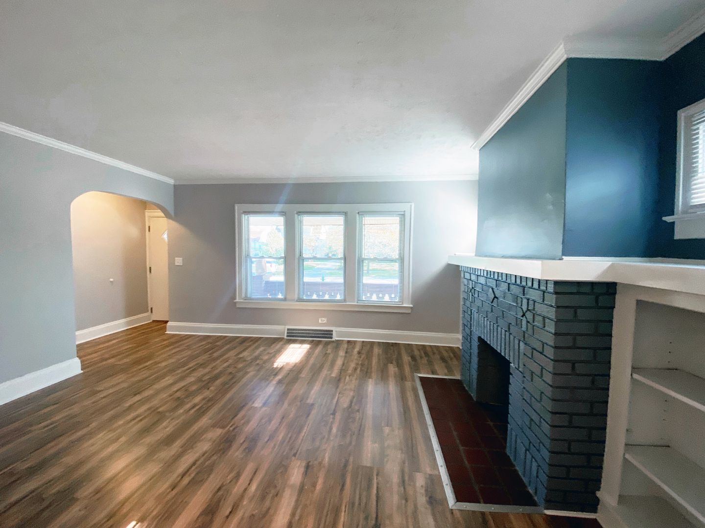 2 Bed – 1 Bath Duplex 1st-Floor Unit for Rent in Shaker Heights! Image