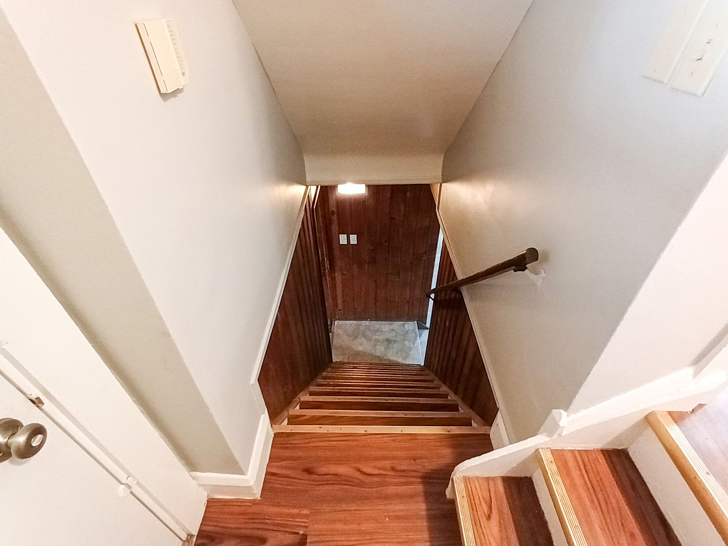 Beautiful Renovated 3 Bedroom, 1.5 Bathroom Colonial in Cleveland Heights, OH! Image