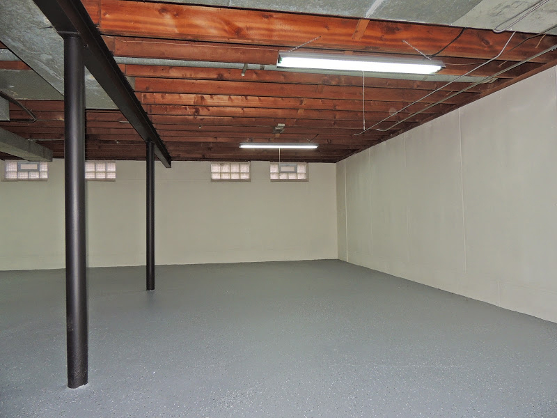 Newly Renovated 3-Bed, 1-Bath Bedford Ranch — Move-In Ready Image