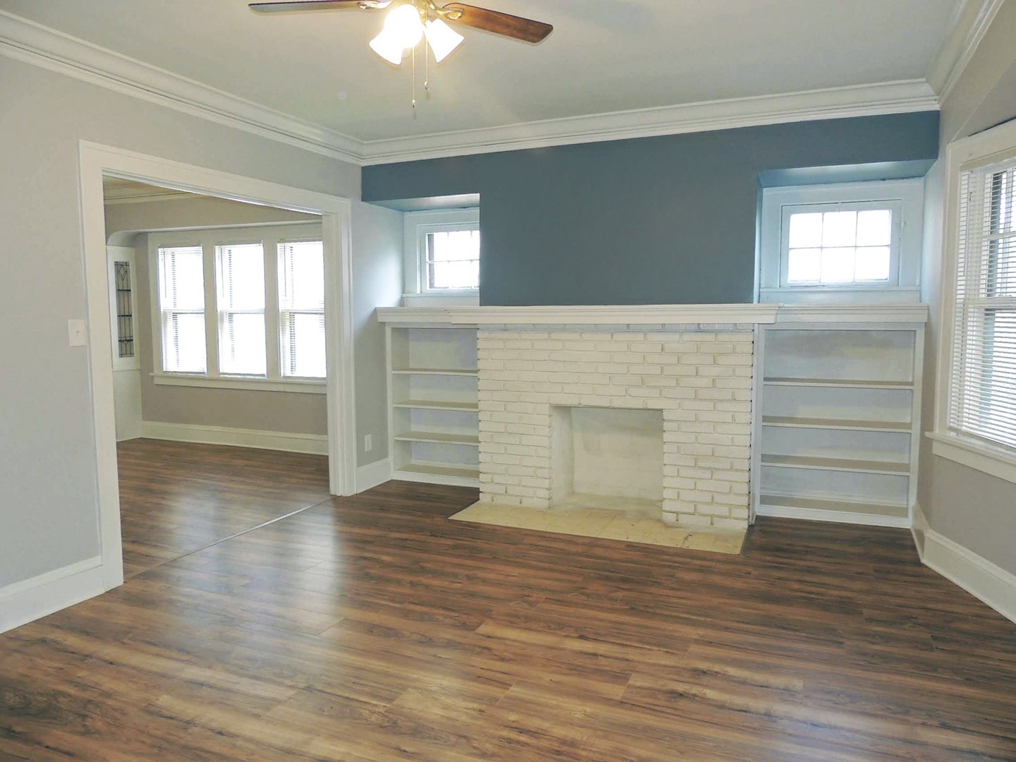Gorgeous 2 Bed – 1 Bath 2nd-Floor Unit for Rent in Shaker Heights! Image