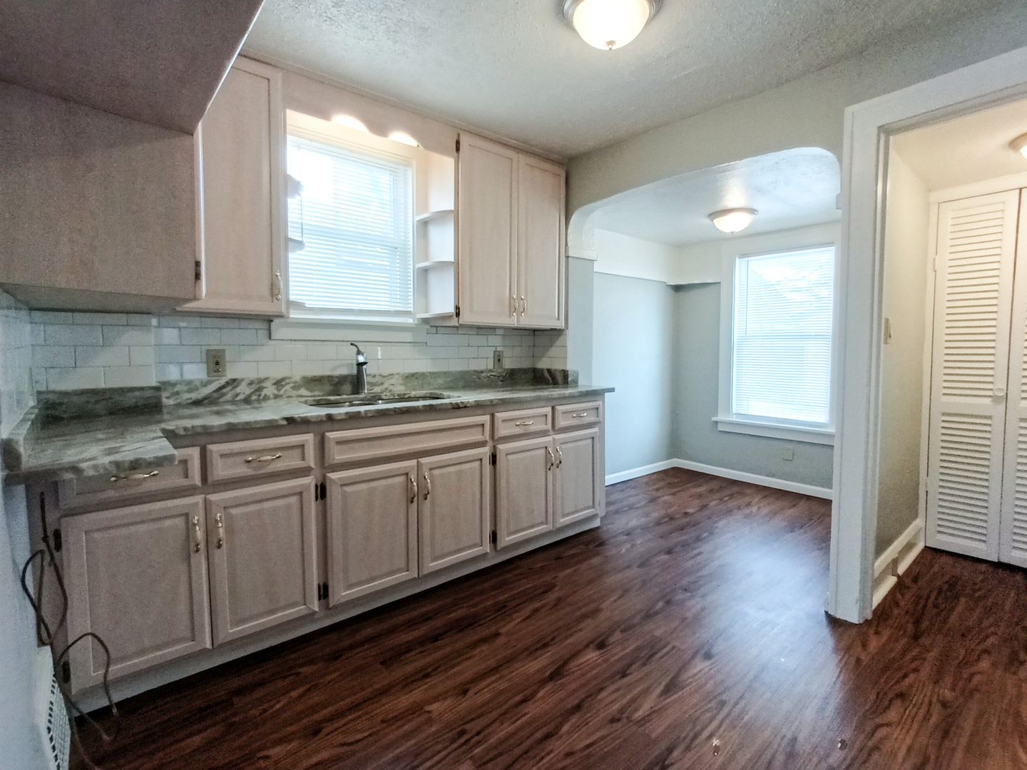 Beautiful Renovated 3 Bedroom, 1.5 Bathroom Colonial in Cleveland Heights, OH! Image