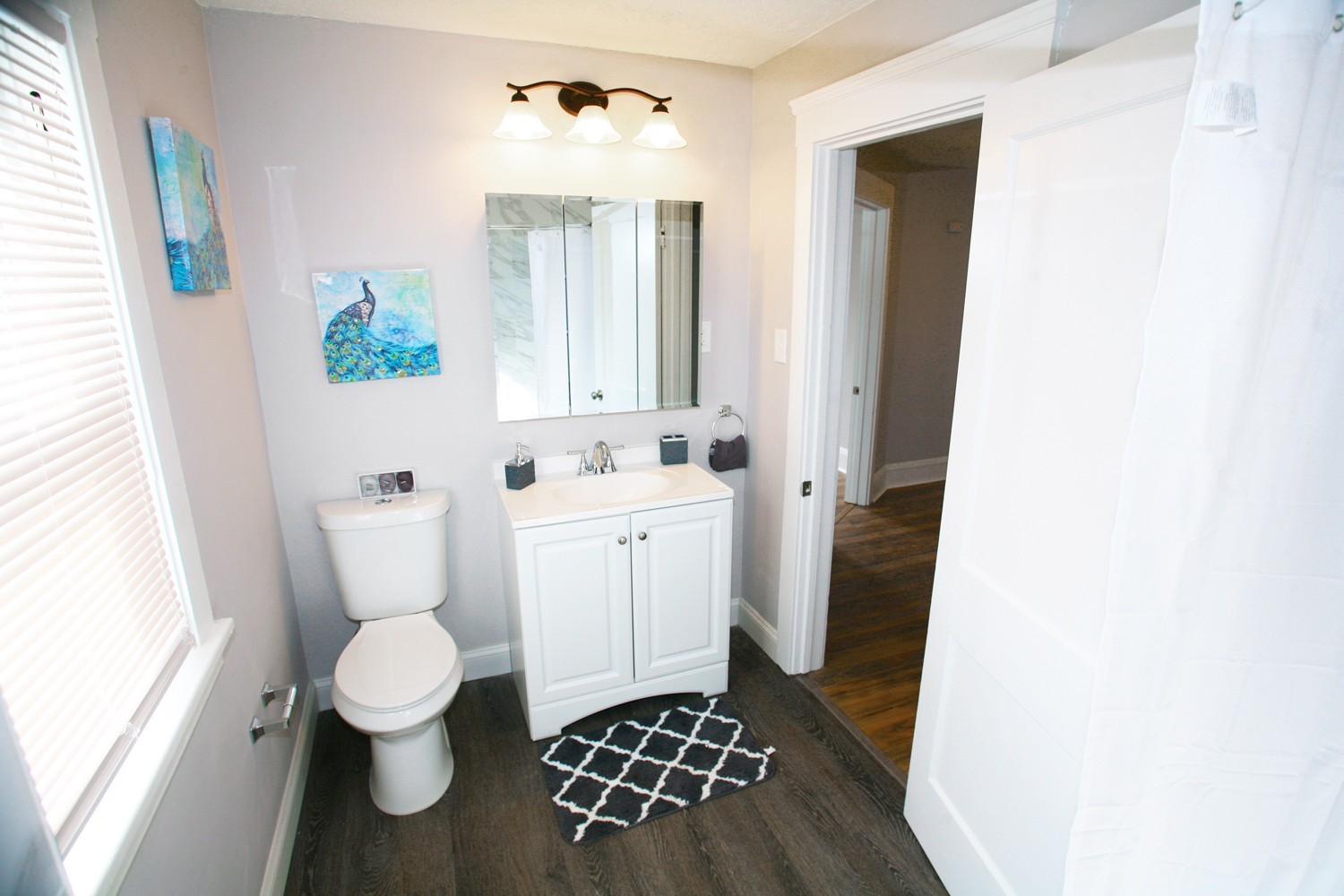 Gorgeous & Completely Rehabbed 3 Bed – 1.5 Bath Colonial for Rent! Image