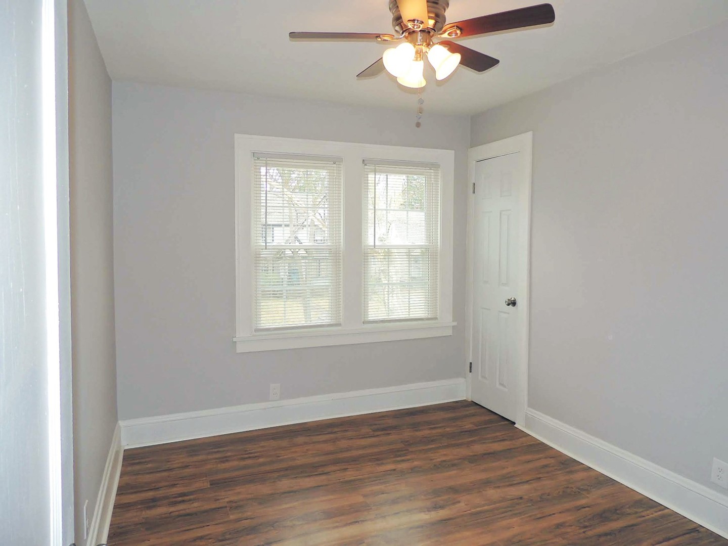 3 Bed – 1 Bath Colonial is available for Rent! Image