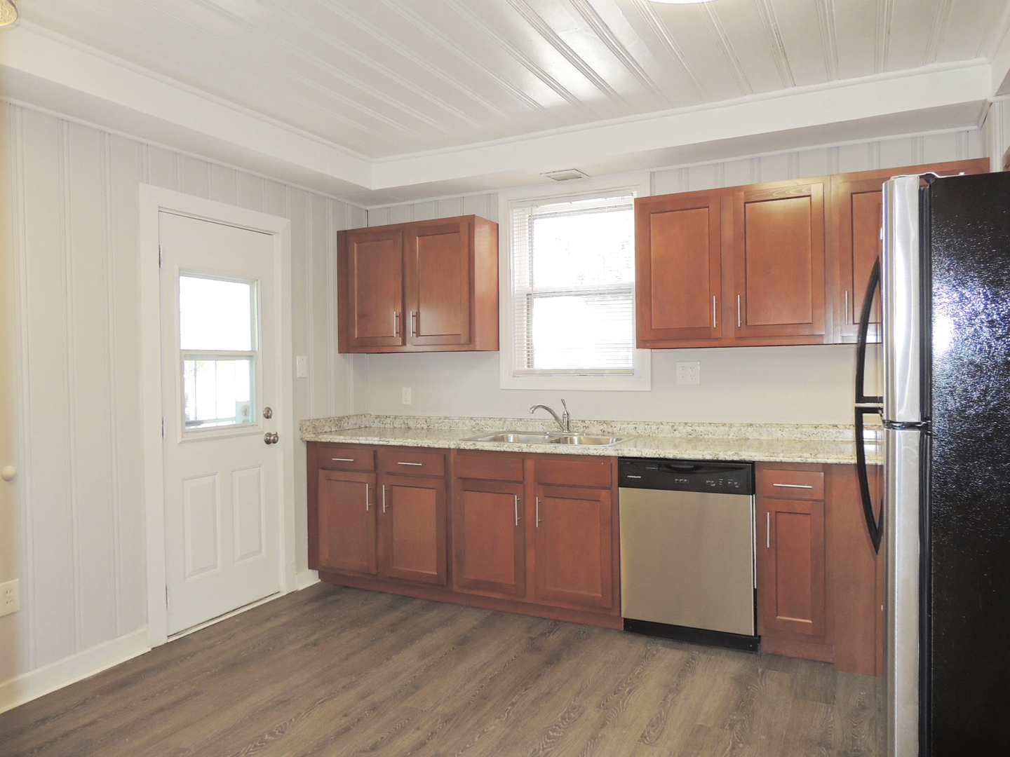 Renovated 3 Bed – 1.5 Bath Colonial for Rent! Image