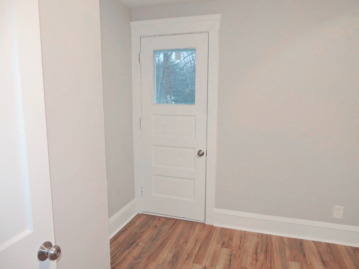Gorgeous & Completely Rehabbed 3 Bed – 1.5 Bath Colonial for Rent! Image