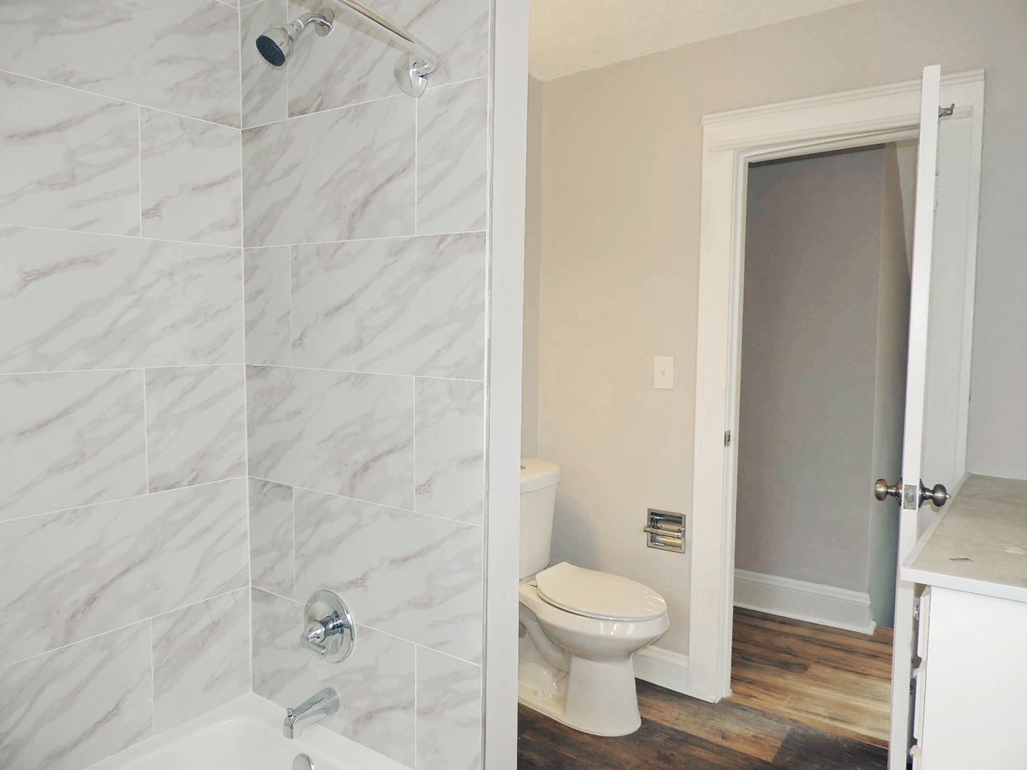 3 Bed – 1 Bath Colonial is available for Rent! Image