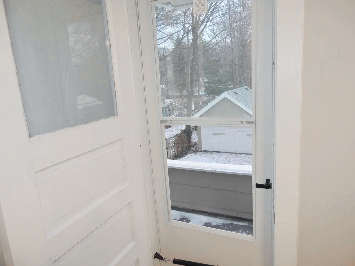 Gorgeous & Completely Rehabbed 3 Bed – 1.5 Bath Colonial for Rent! Image