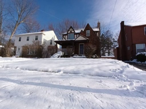 Beautiful Renovated 3 Bedroom, 1.5 Bathroom Colonial in Cleveland Heights, OH!