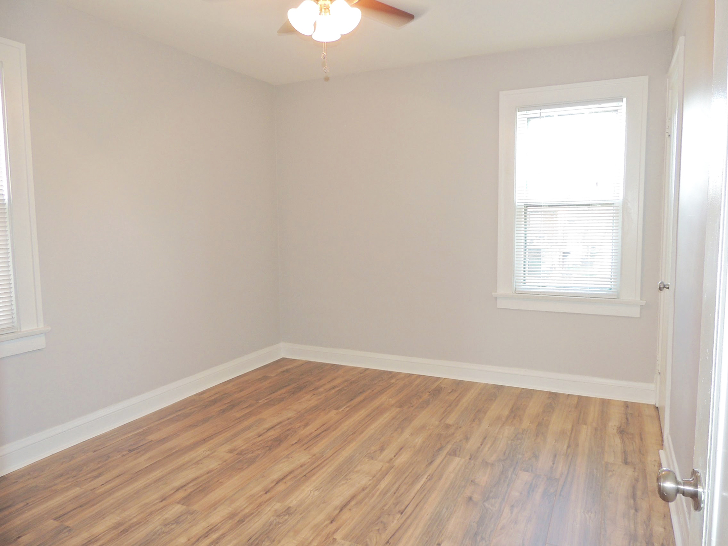 Renovated 3 Bed – 1.5 Bath Colonial for Rent! Image