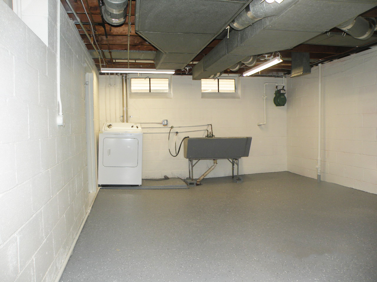 3 Bed – 2 Full Bath Cape Cod for Rent in Euclid! Image