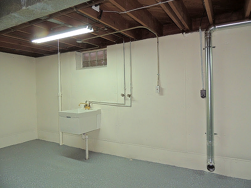 Newly Renovated 3-Bed, 1-Bath Bedford Ranch — Move-In Ready Image