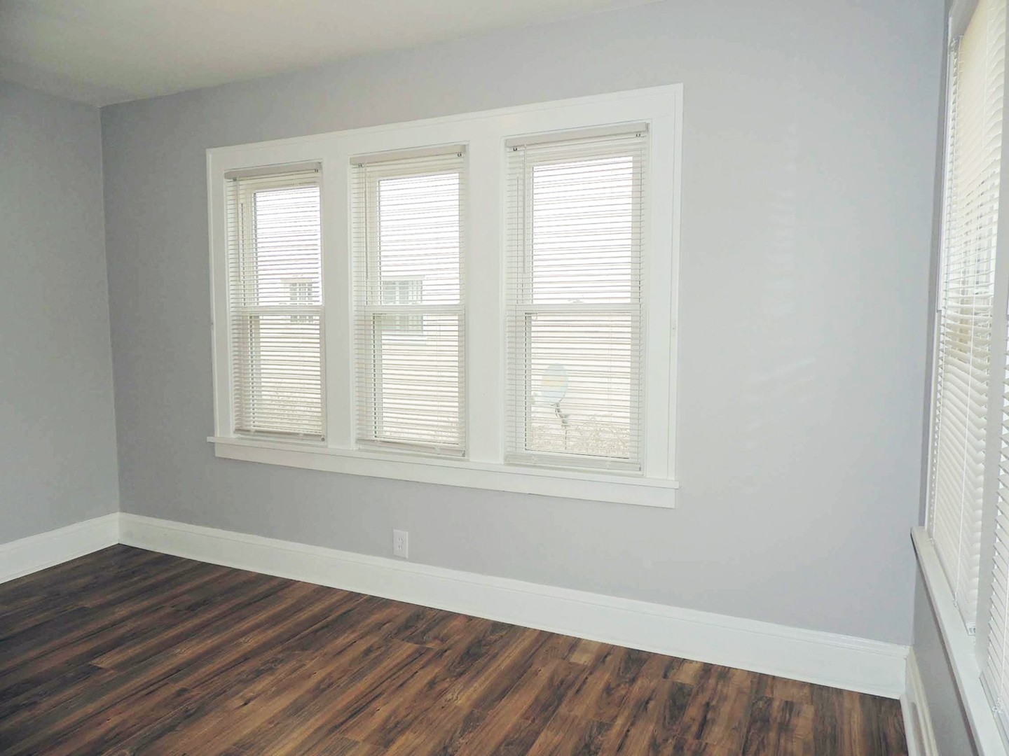 3 Bed – 1 Bath Colonial is available for Rent! Image