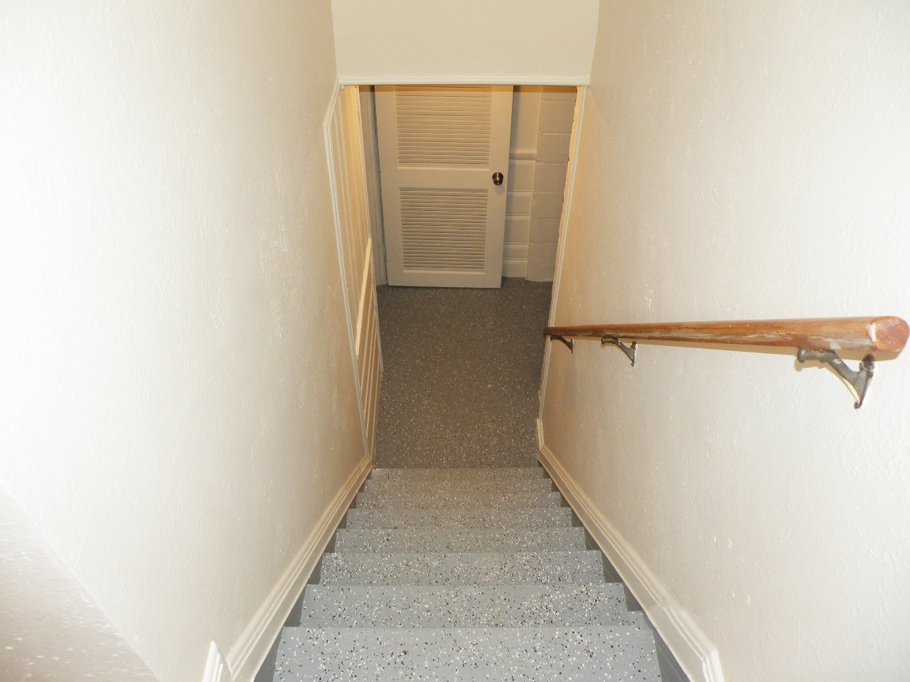 3 Bed – 2 Full Bath Cape Cod for Rent in Euclid! Image