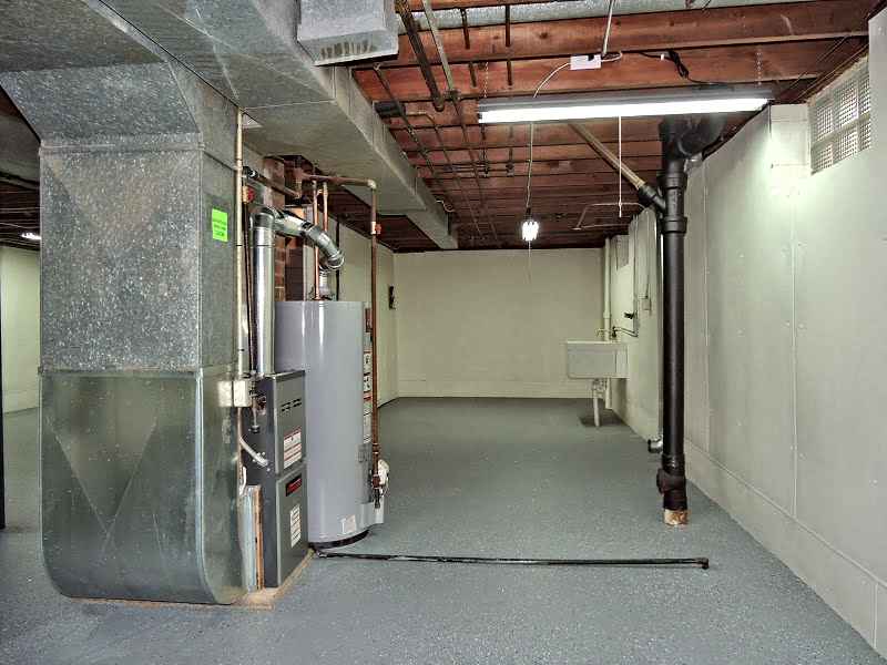 Newly Renovated 3-Bed, 1-Bath Bedford Ranch — Move-In Ready Image