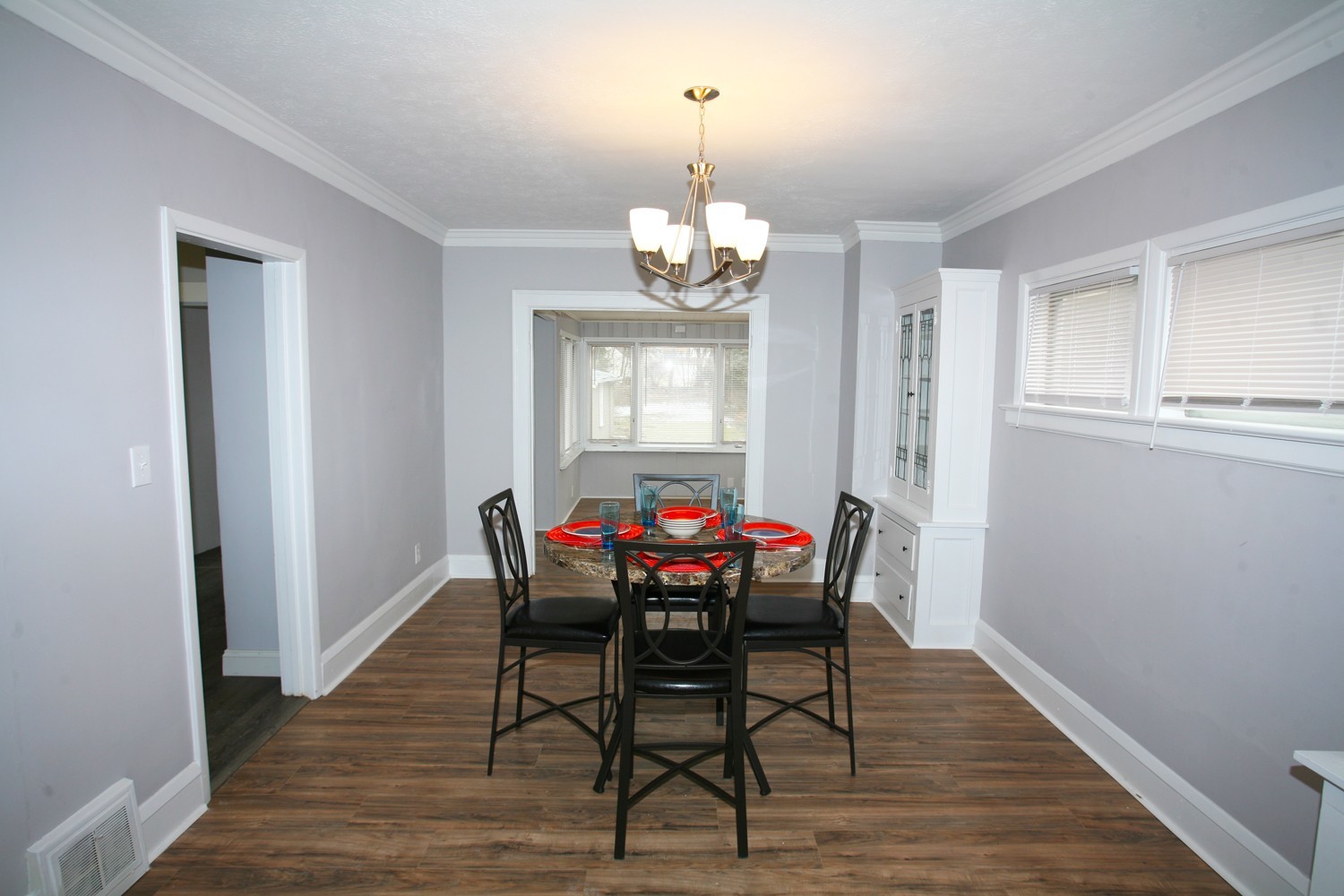 Gorgeous & Completely Rehabbed 3 Bed – 1.5 Bath Colonial for Rent! Image