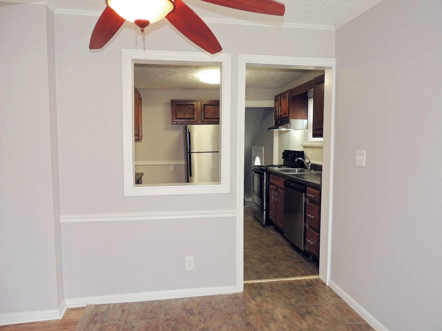 3 Bed – 1 Bath Colonial is available for Rent! Image