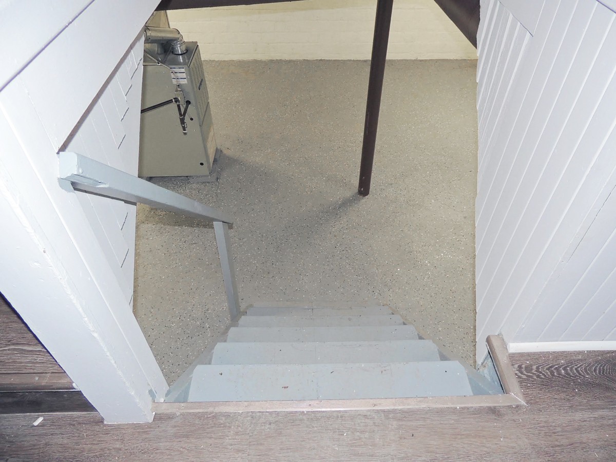 Gorgeous & Completely Rehabbed 3 Bed – 1.5 Bath Colonial for Rent! Image