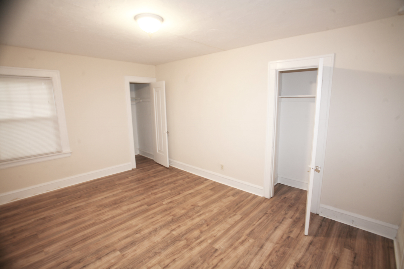 2 Bed – 1 Bath, 1st Floor Unit available for Rent! Image