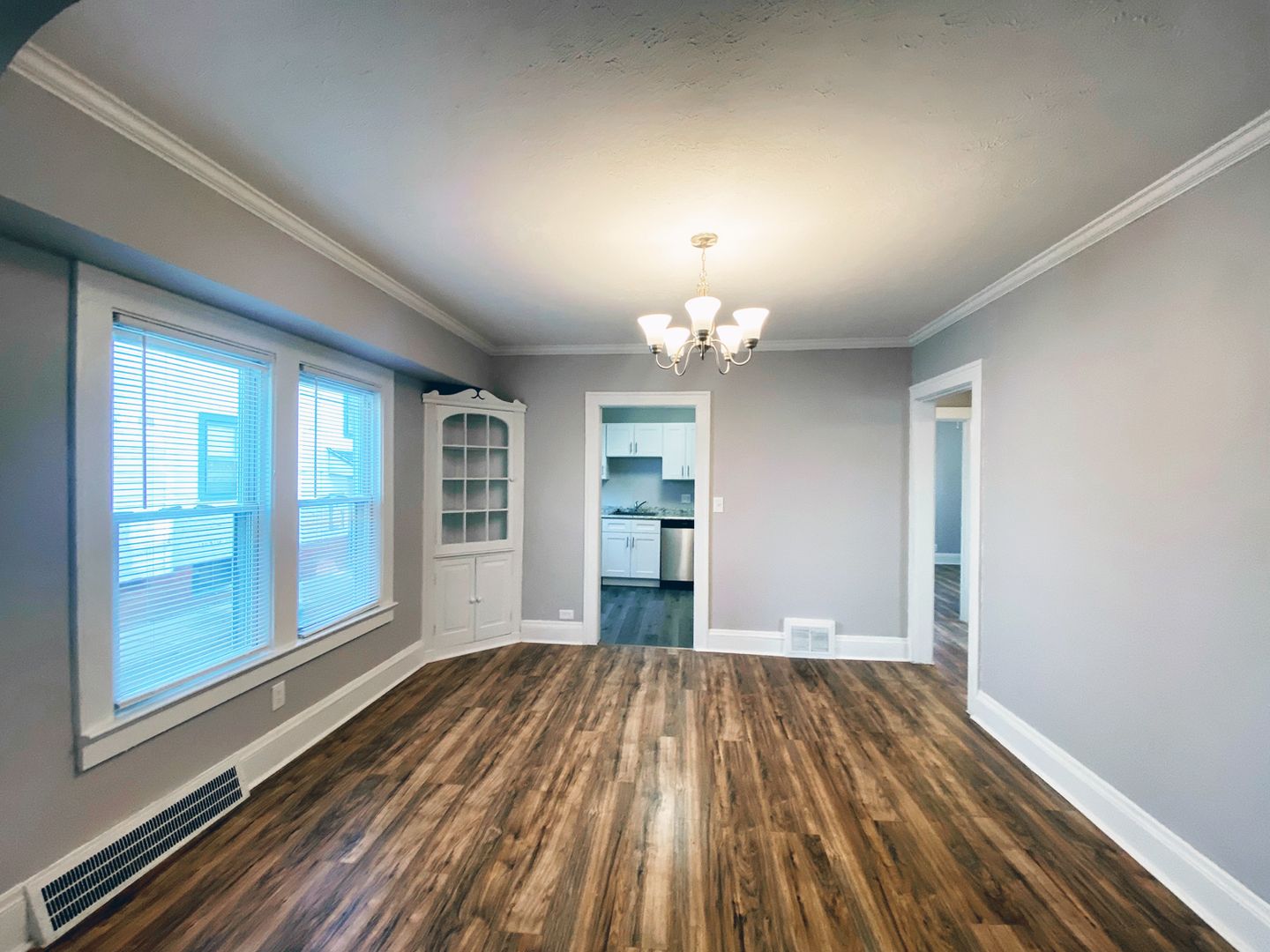 2 Bed – 1 Bath Duplex 1st-Floor Unit for Rent in Shaker Heights! Image