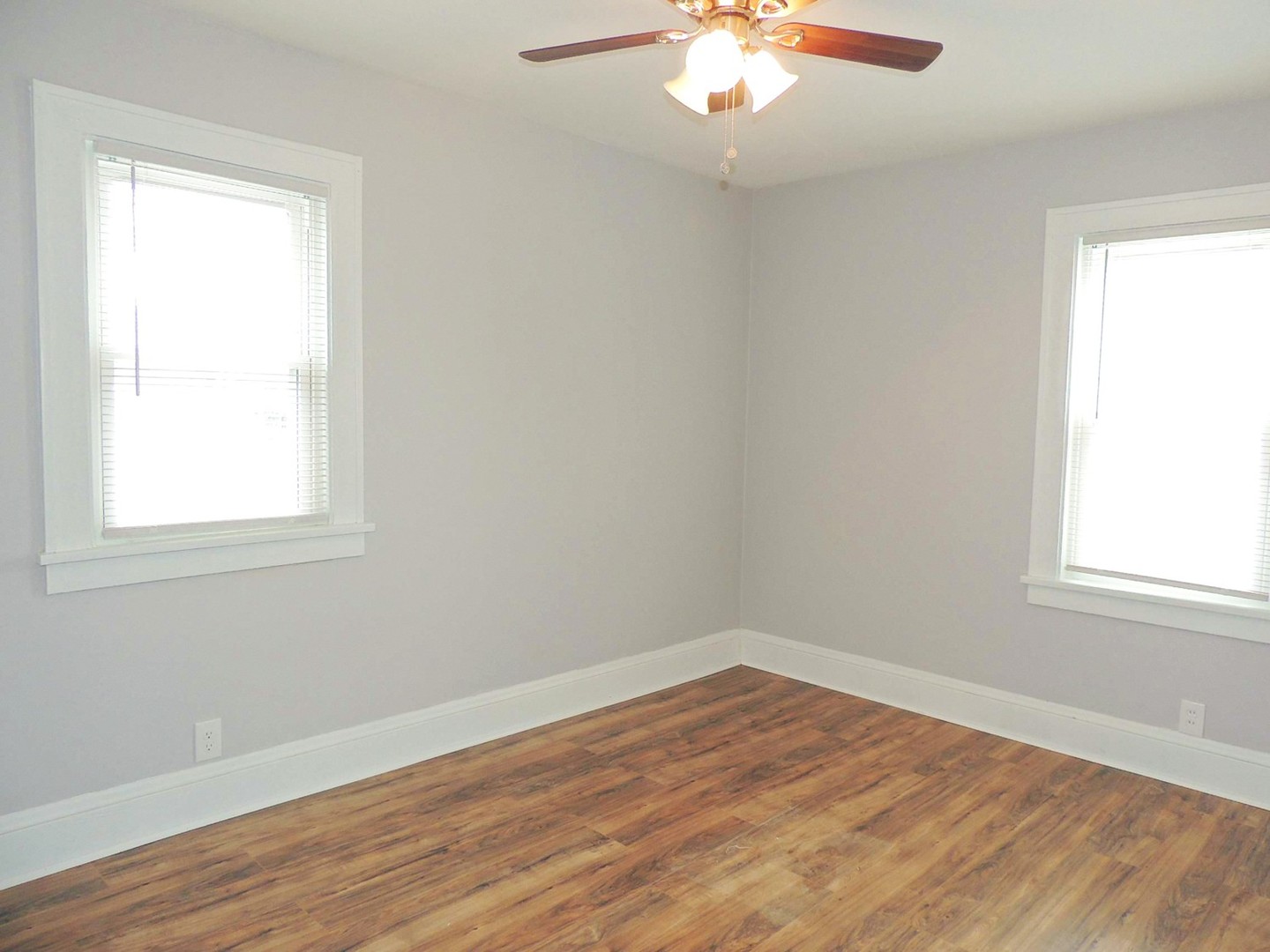 3 Bed – 1 Bath Colonial is available for Rent! Image