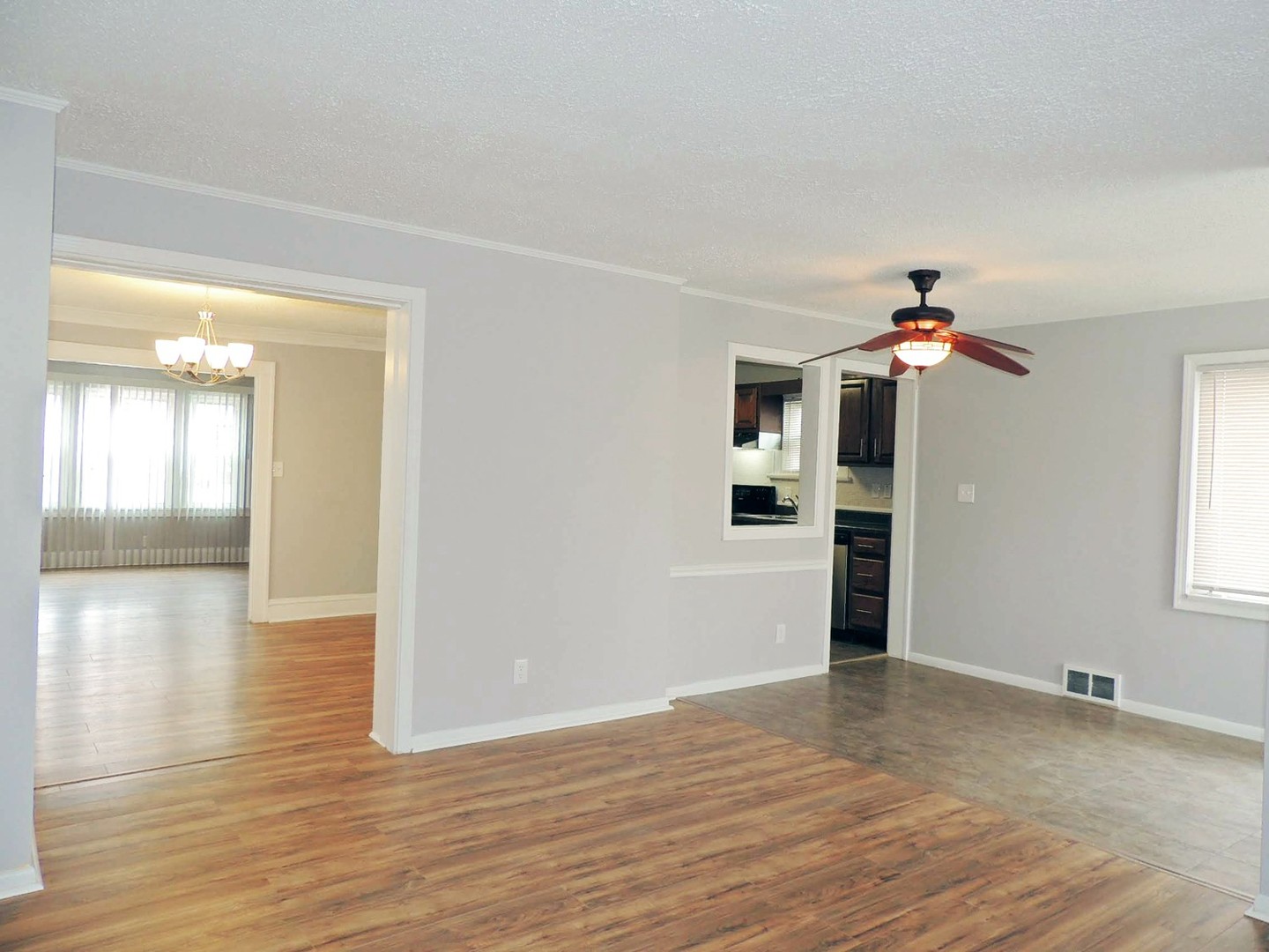3 Bed – 1 Bath Colonial is available for Rent! Image