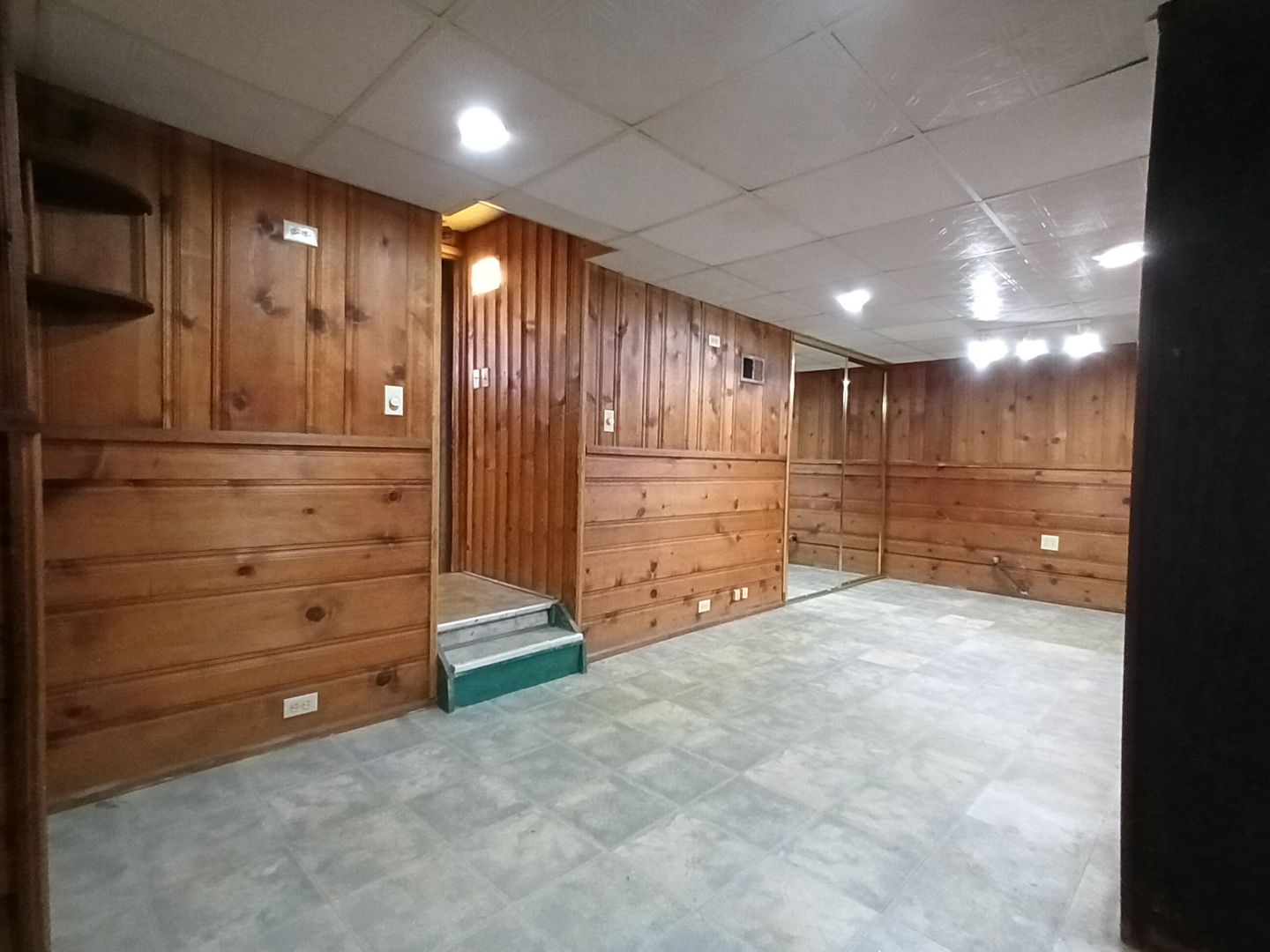 Beautiful Renovated 3 Bedroom, 1.5 Bathroom Colonial in Cleveland Heights, OH! Image