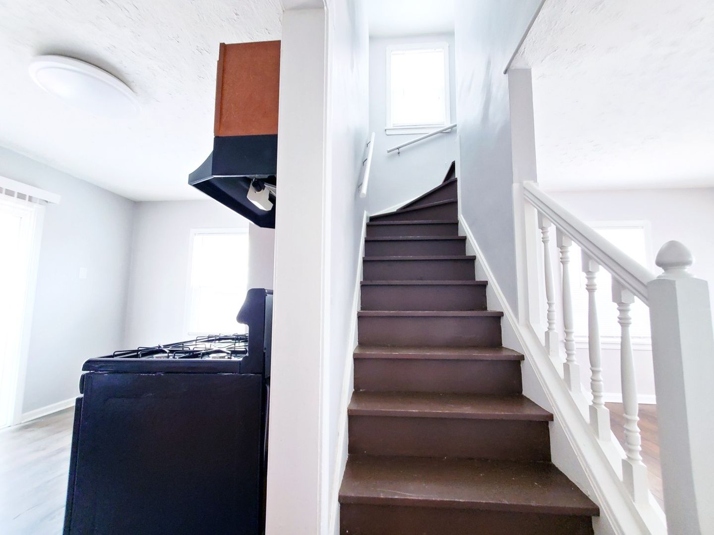 3 Bed – 1.5 Bath Cape Cod for Rent in Willowick! Image