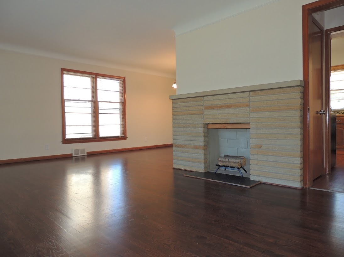 Astonishingly Renovated 3 Bedroom, 1.5 Bathroom Colonial! Image