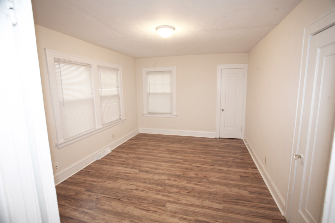 2 Bed – 1 Bath, 1st Floor Unit available for Rent! Image