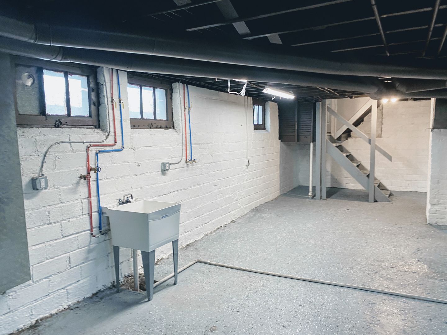 2 Bed – 1 Bath Duplex 1st-Floor Unit for Rent in Shaker Heights! Image