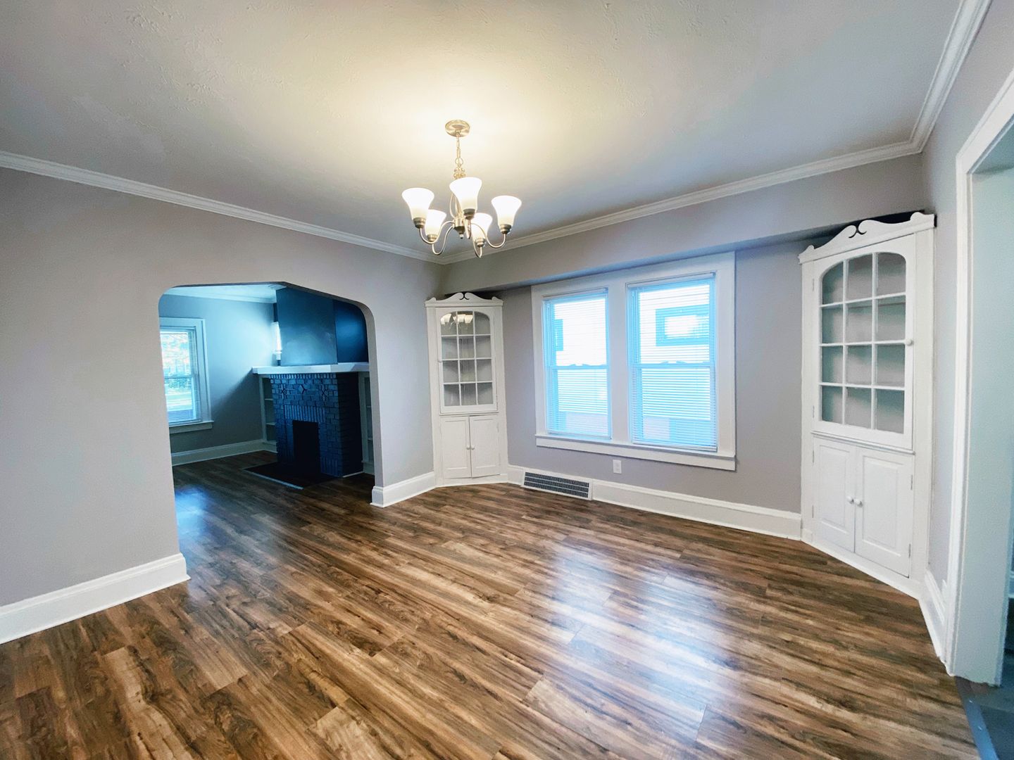 2 Bed – 1 Bath Duplex 1st-Floor Unit for Rent in Shaker Heights! Image