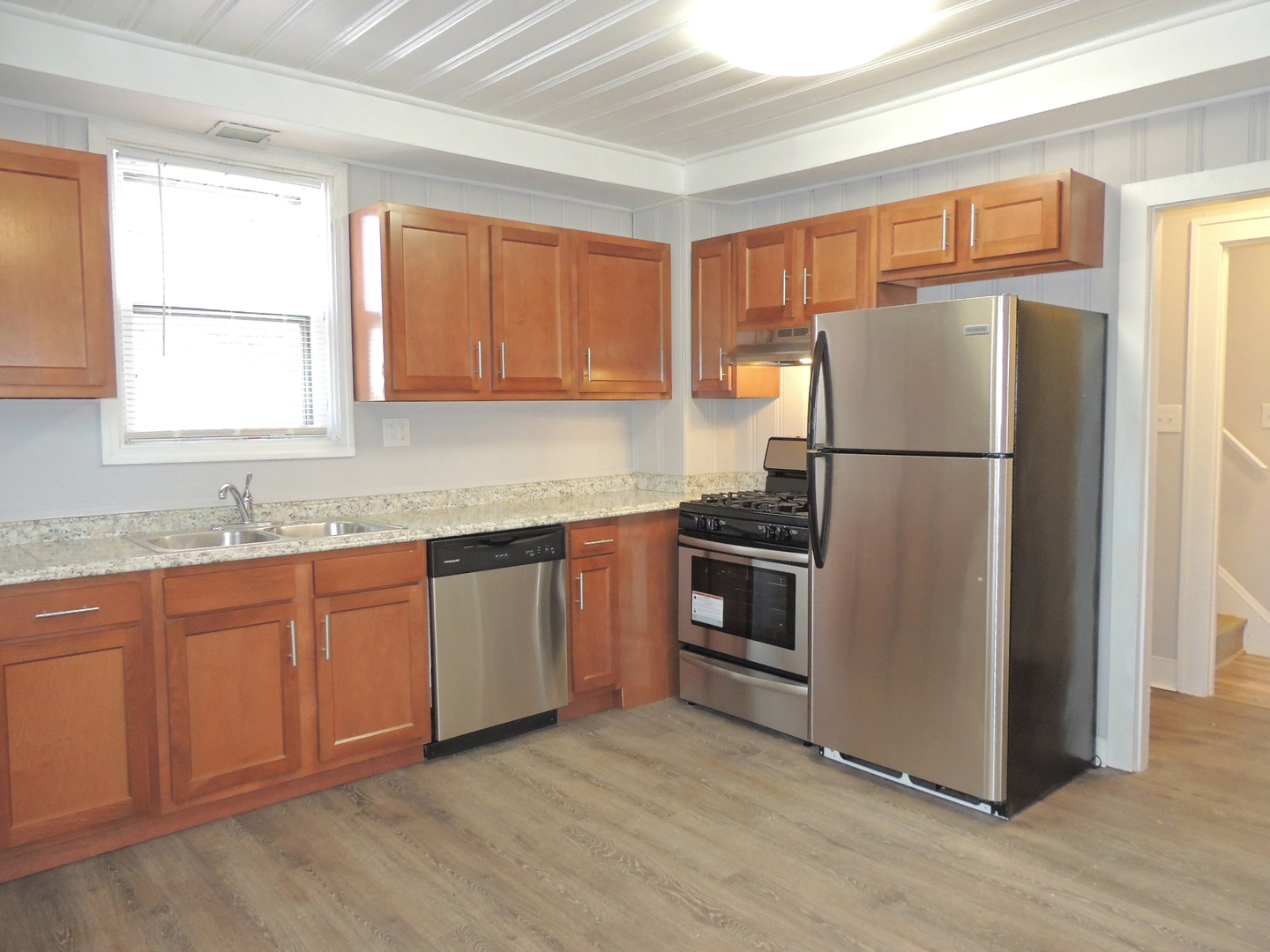 Renovated 3 Bed – 1.5 Bath Colonial for Rent! Image