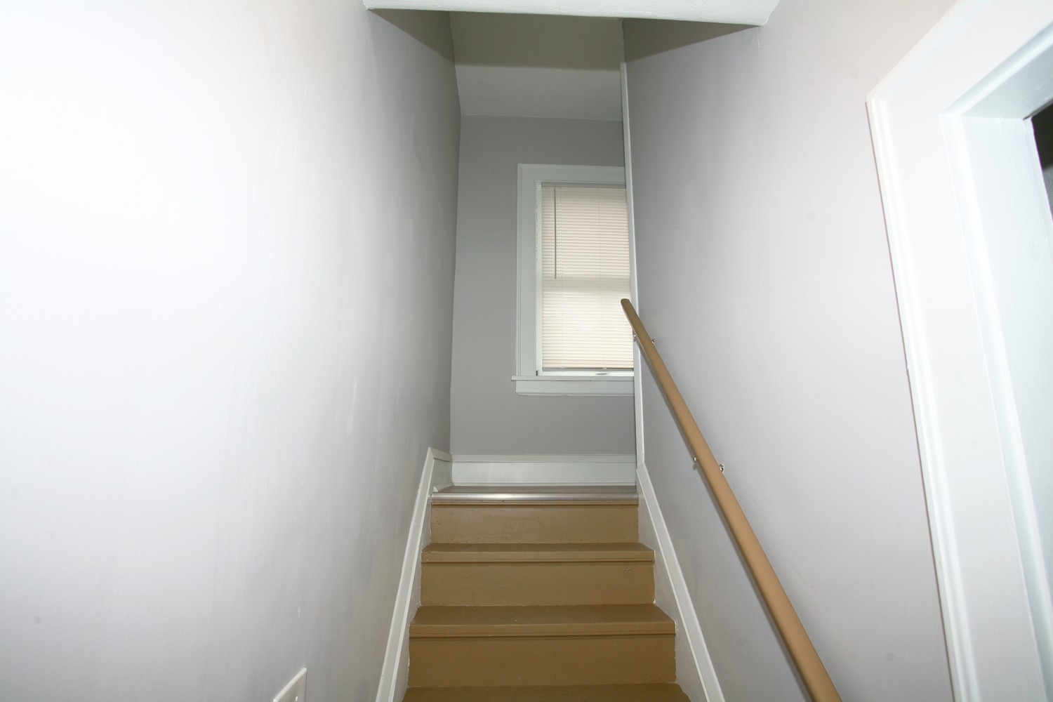 Gorgeous & Completely Rehabbed 3 Bed – 1.5 Bath Colonial for Rent! Image