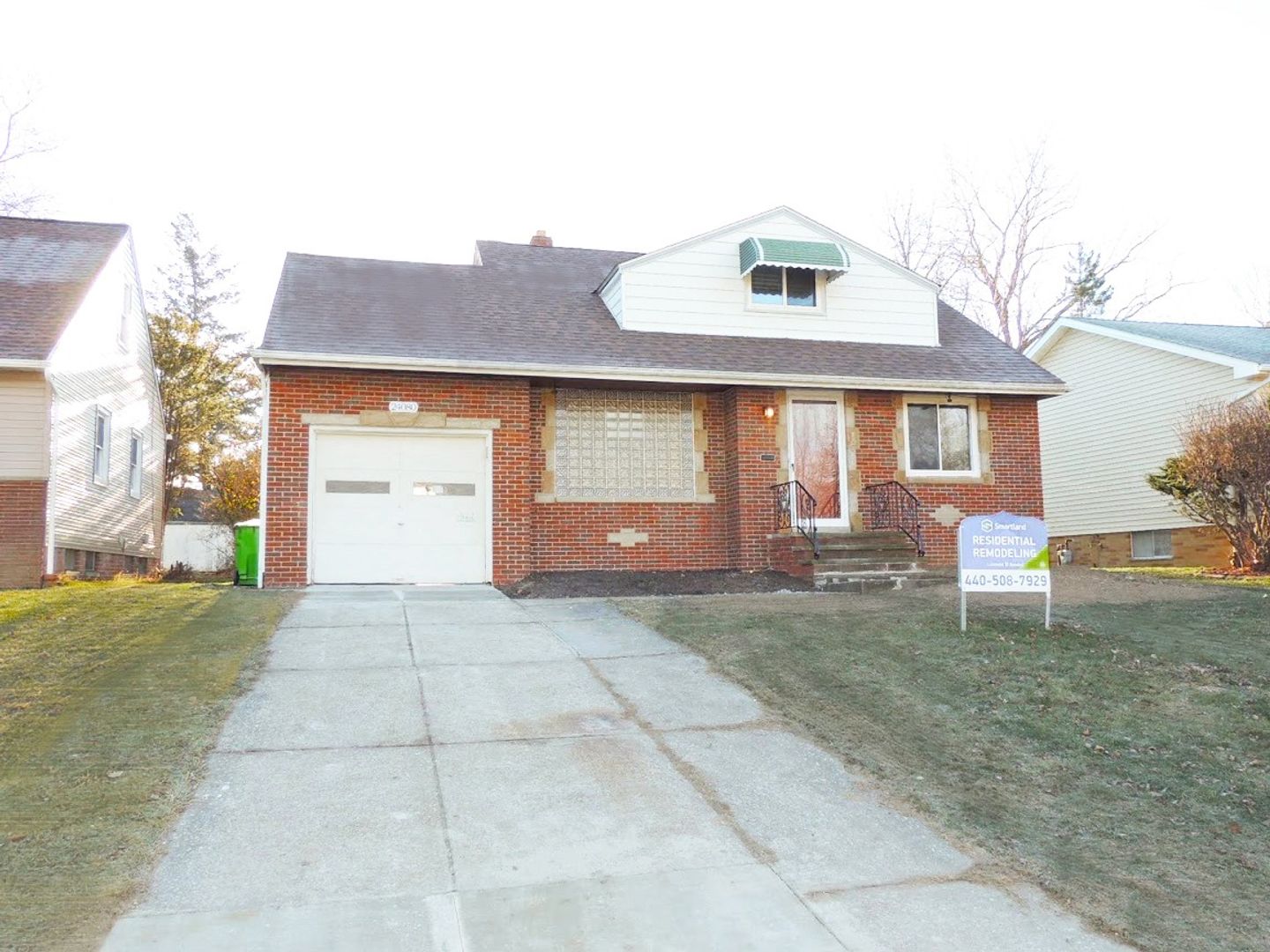 3 Bed – 2 Full Bath Cape Cod for Rent in Euclid! Image