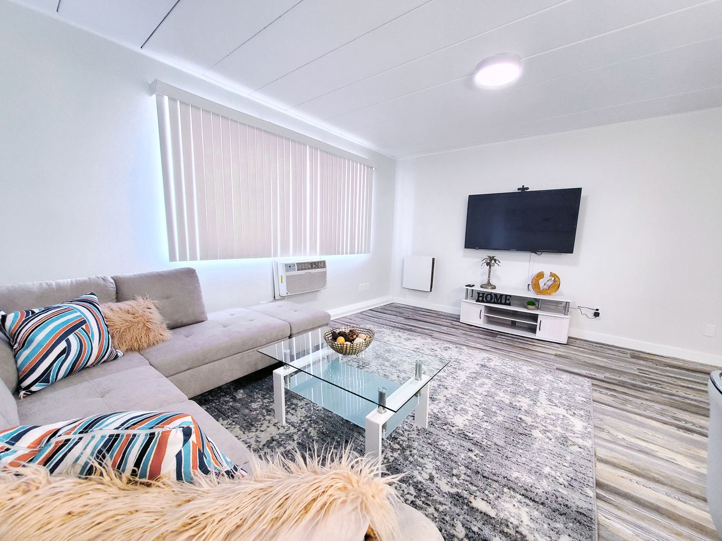 1 Bed and 1 Bath Apartments for Rent in Cleveland | Fully Renovated Image