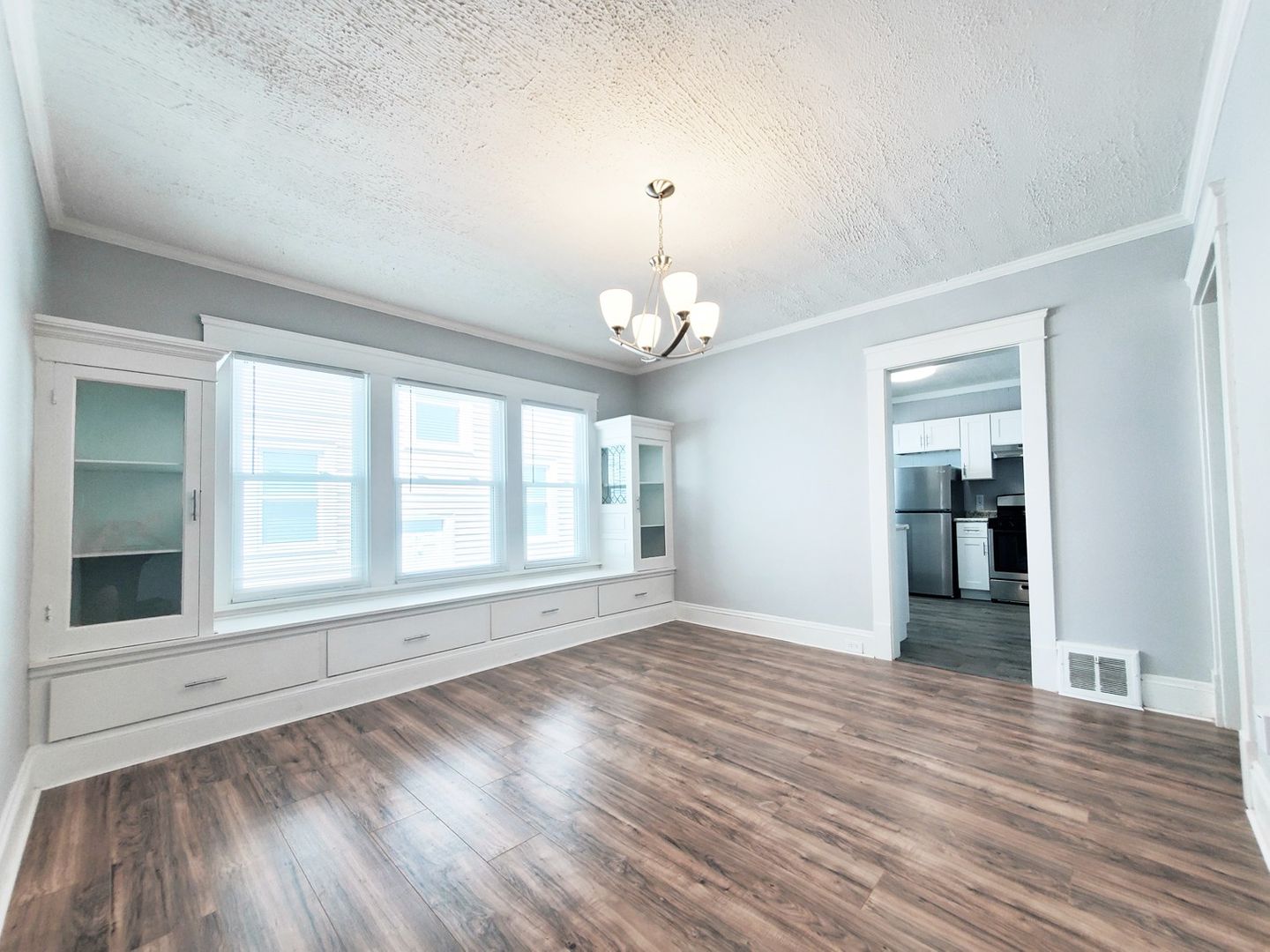 2 Bed – 1 Bath 1st-Floor Duplex Unit for Rent in Cleveland Heights! Image