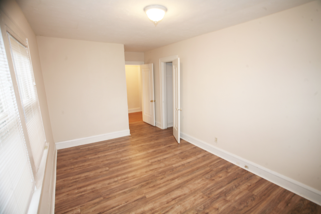 2 Bed – 1 Bath, 1st Floor Unit available for Rent! Image