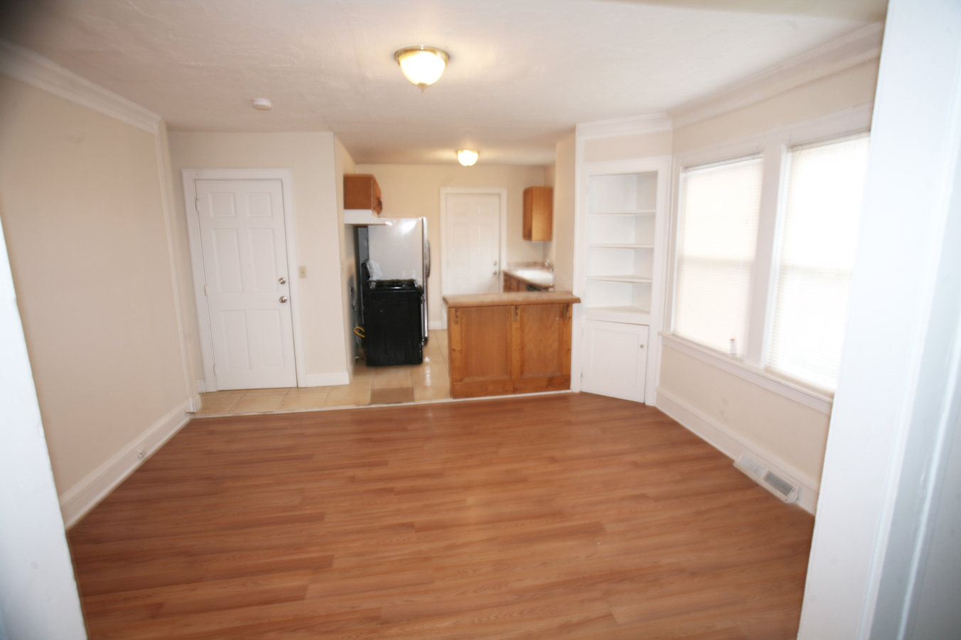 2 Bed – 1 Bath, 1st Floor Unit available for Rent! Image