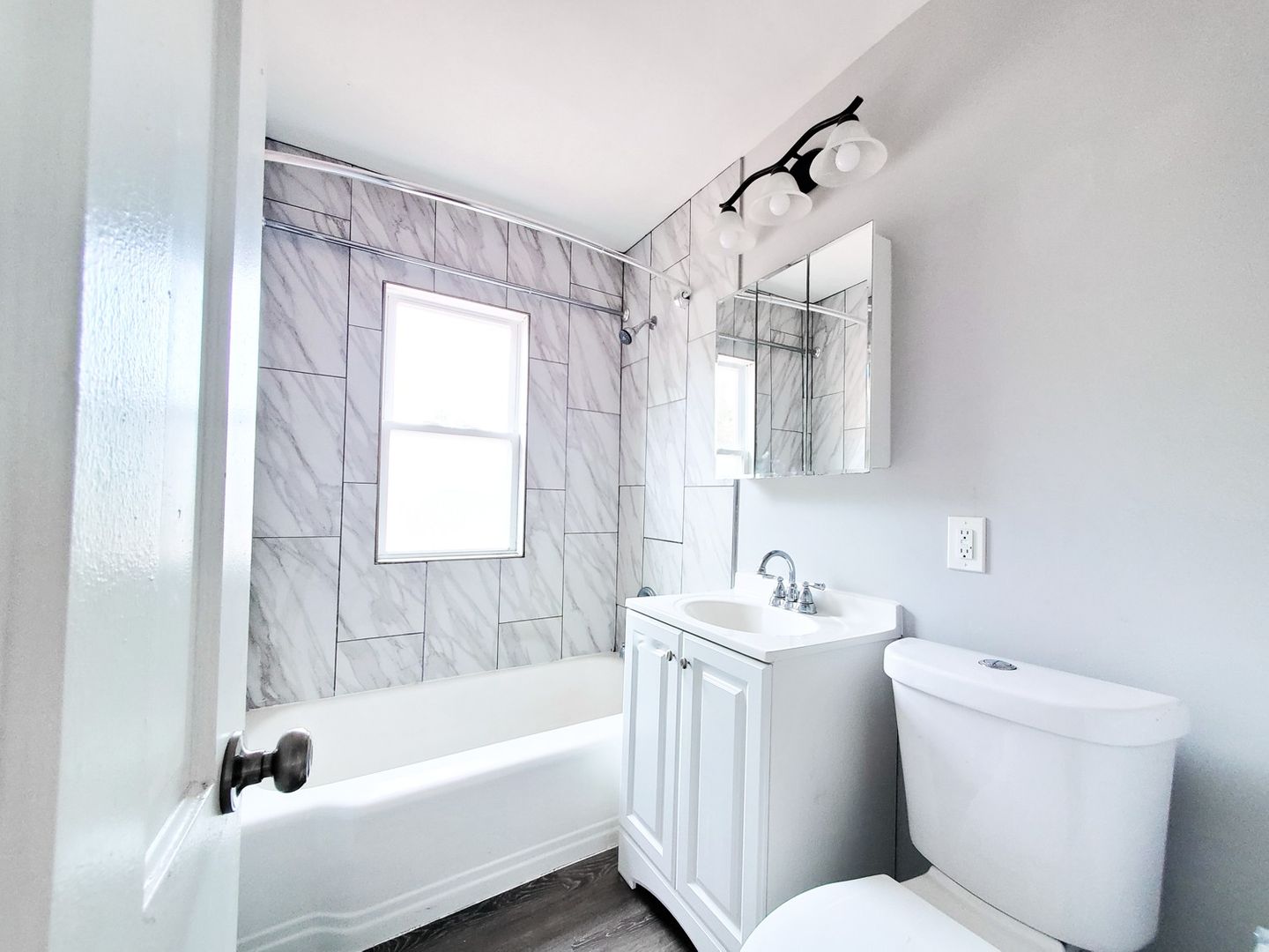 3 Bed – 1.5 Bath Cape Cod for Rent in Willowick! Image