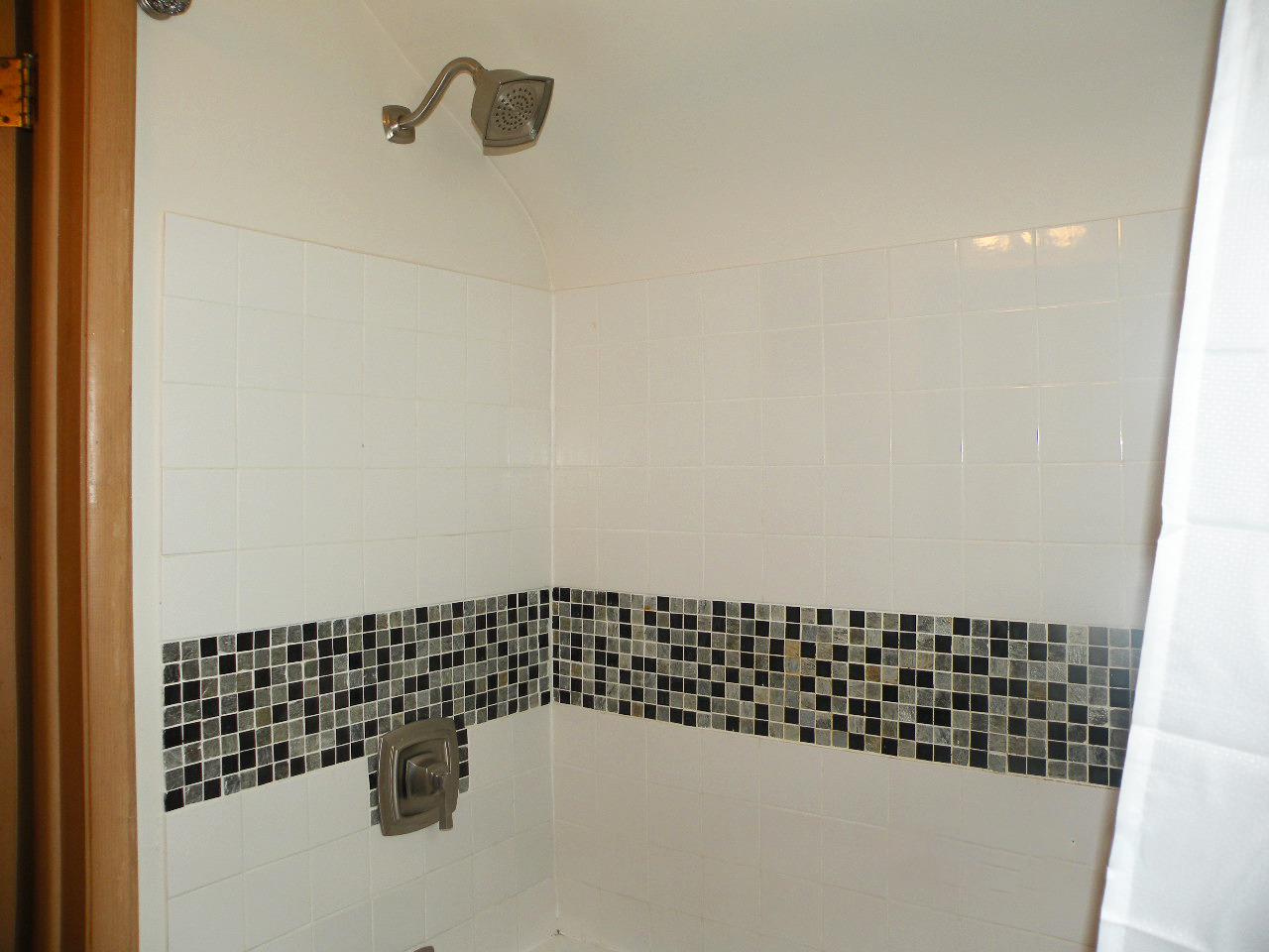 3 Bed – 2 Full Bath Cape Cod for Rent in Euclid! Image