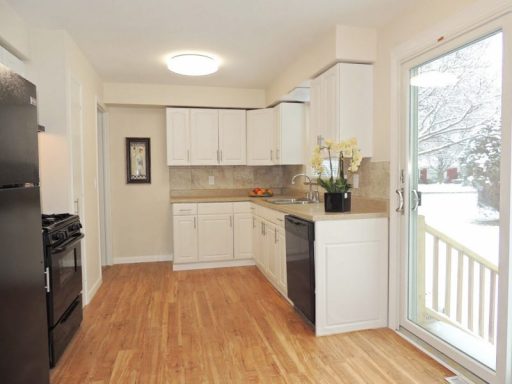 3 Bed – 2 Full Bath Cape Cod for Rent in Euclid!