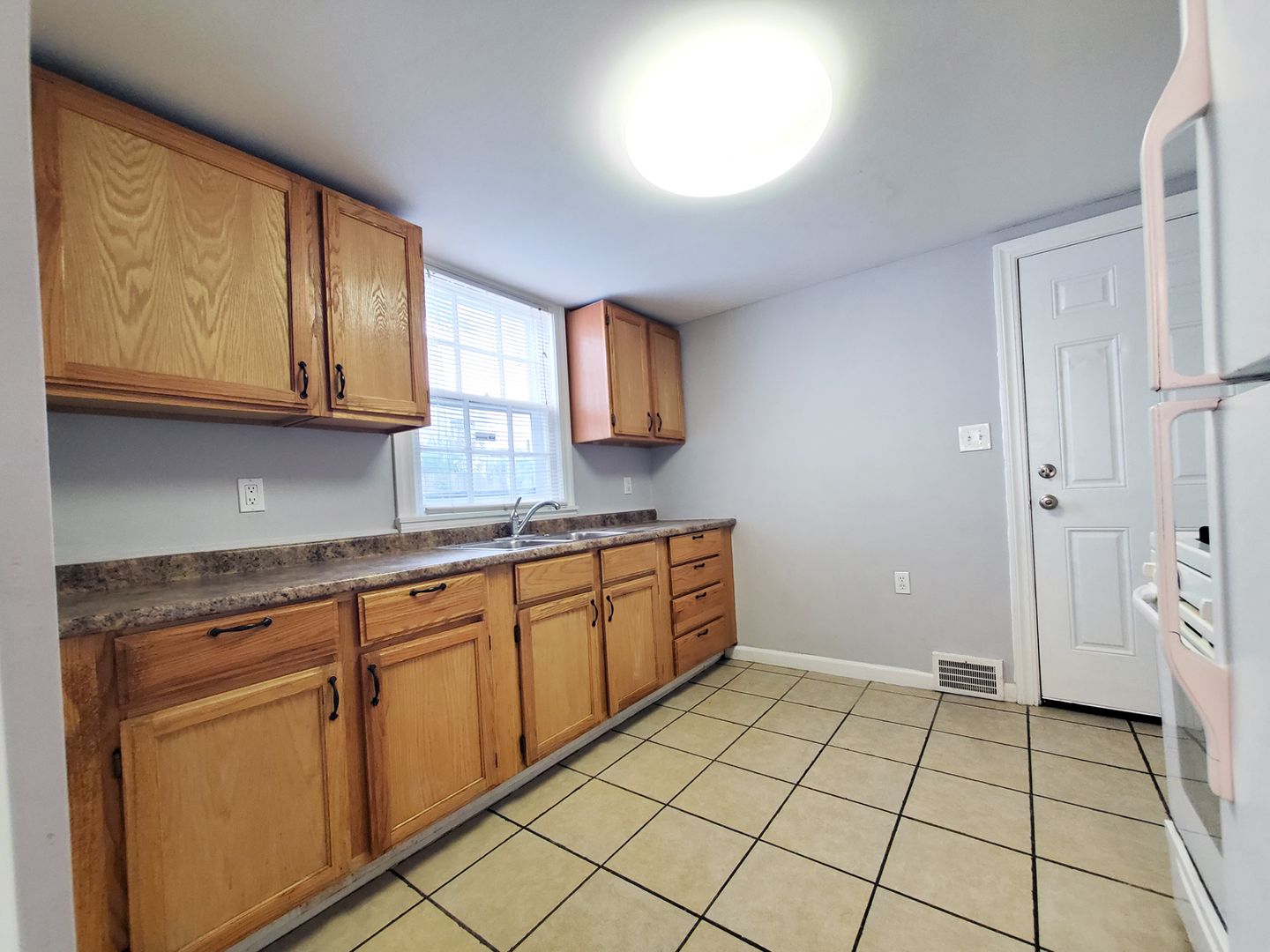 3 bed – 1.5 Bath Cape Cod for Rent Image