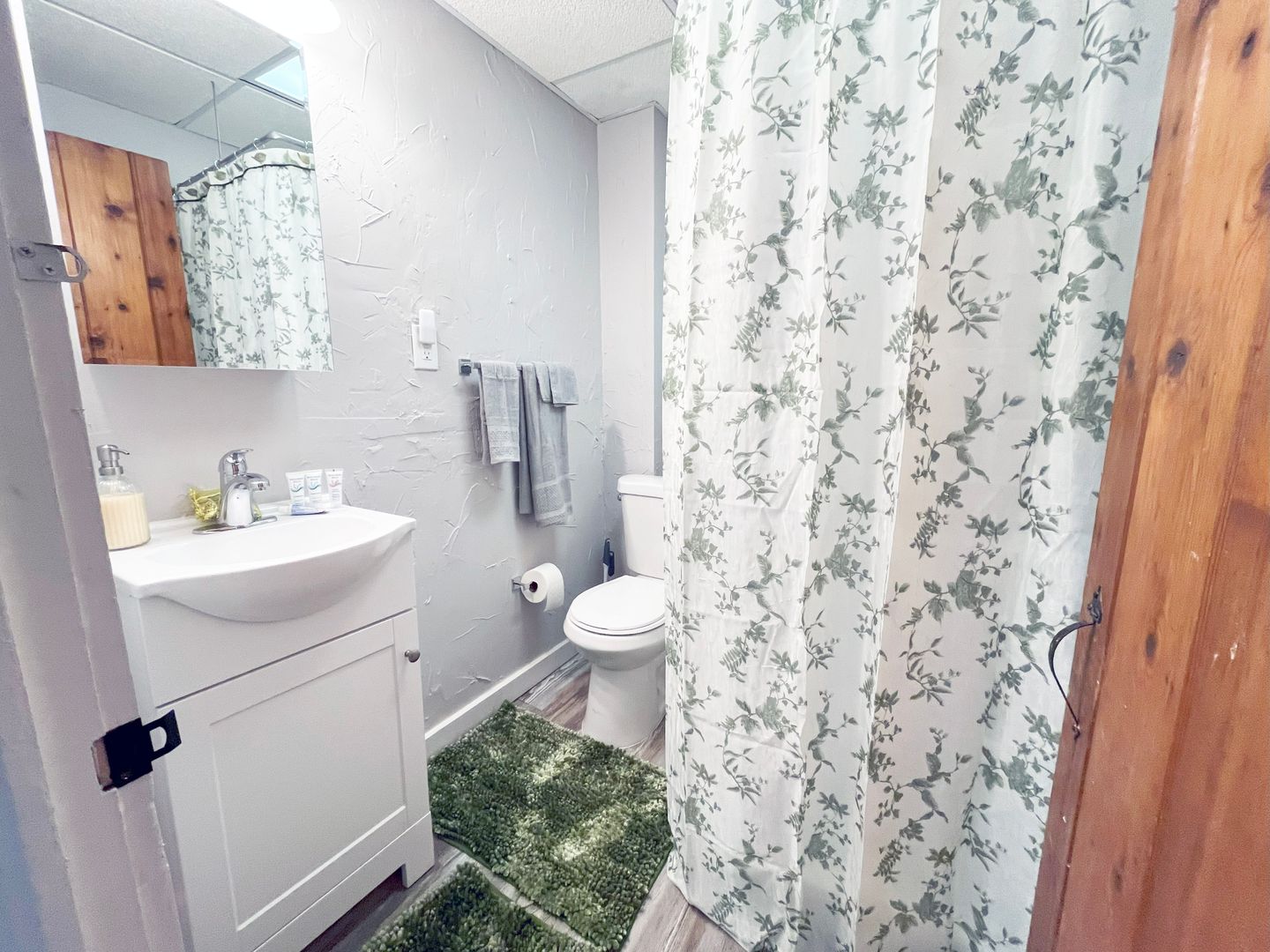 3 Bed – 2.5 Bath Duplex Unit for Rent in Cleveland Heights! Image