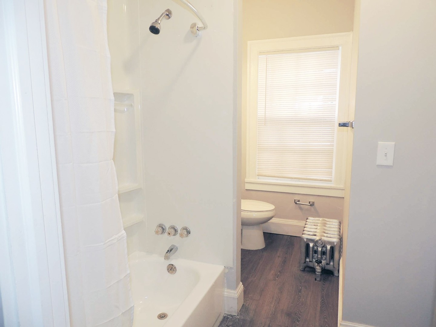 3 Bed – 1 Bath First-Floor Unit for Rent in Cleveland Heights! Image