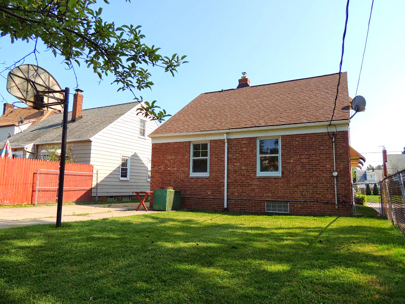 3 Bedroom – 1.5 Bathroom Home for Rent! Image