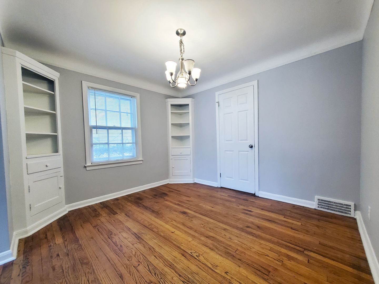 3 bed – 1.5 Bath Cape Cod for Rent Image