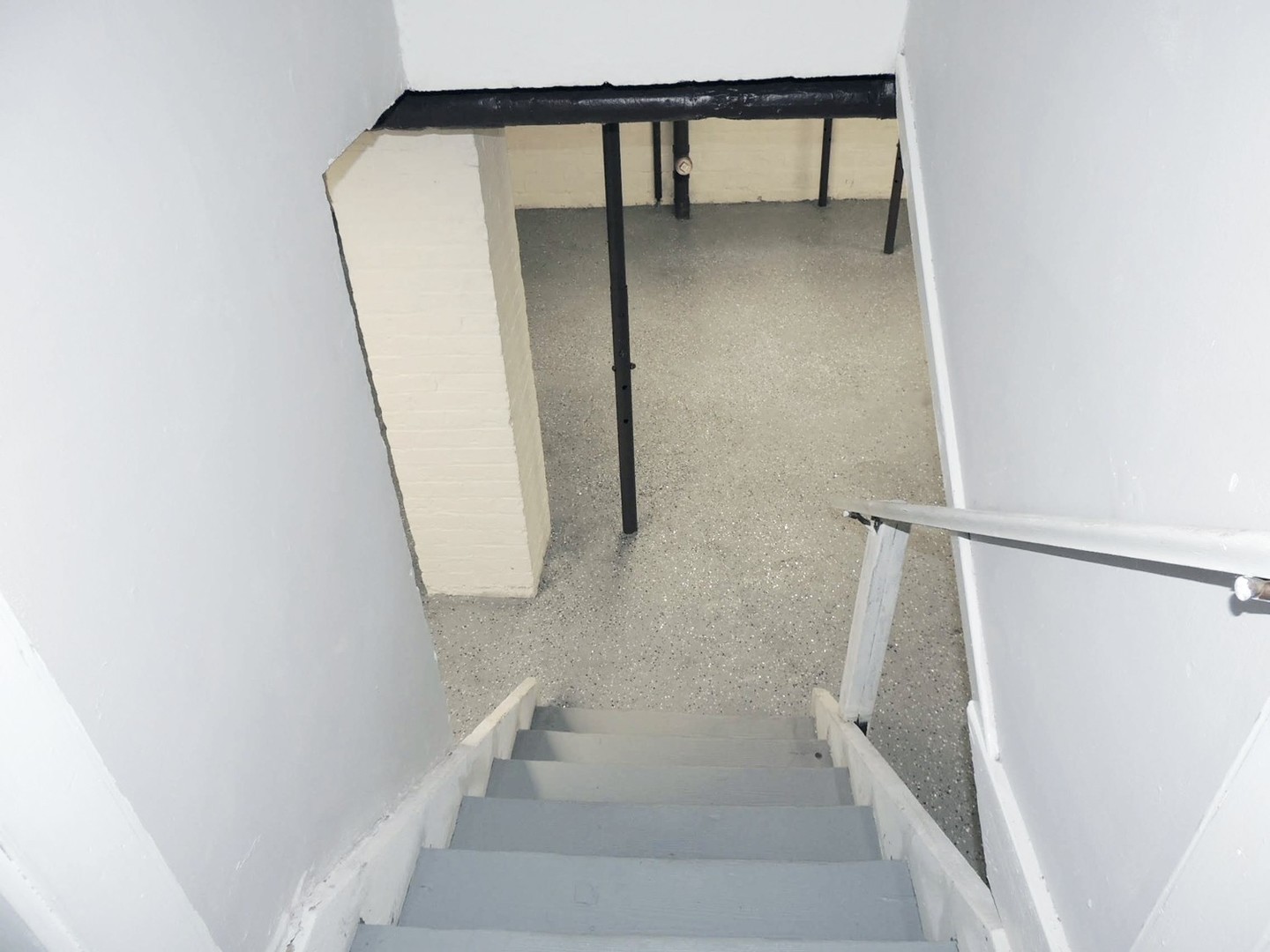 3 Bed – 1 Bath First-Floor Unit for Rent in Cleveland Heights! Image