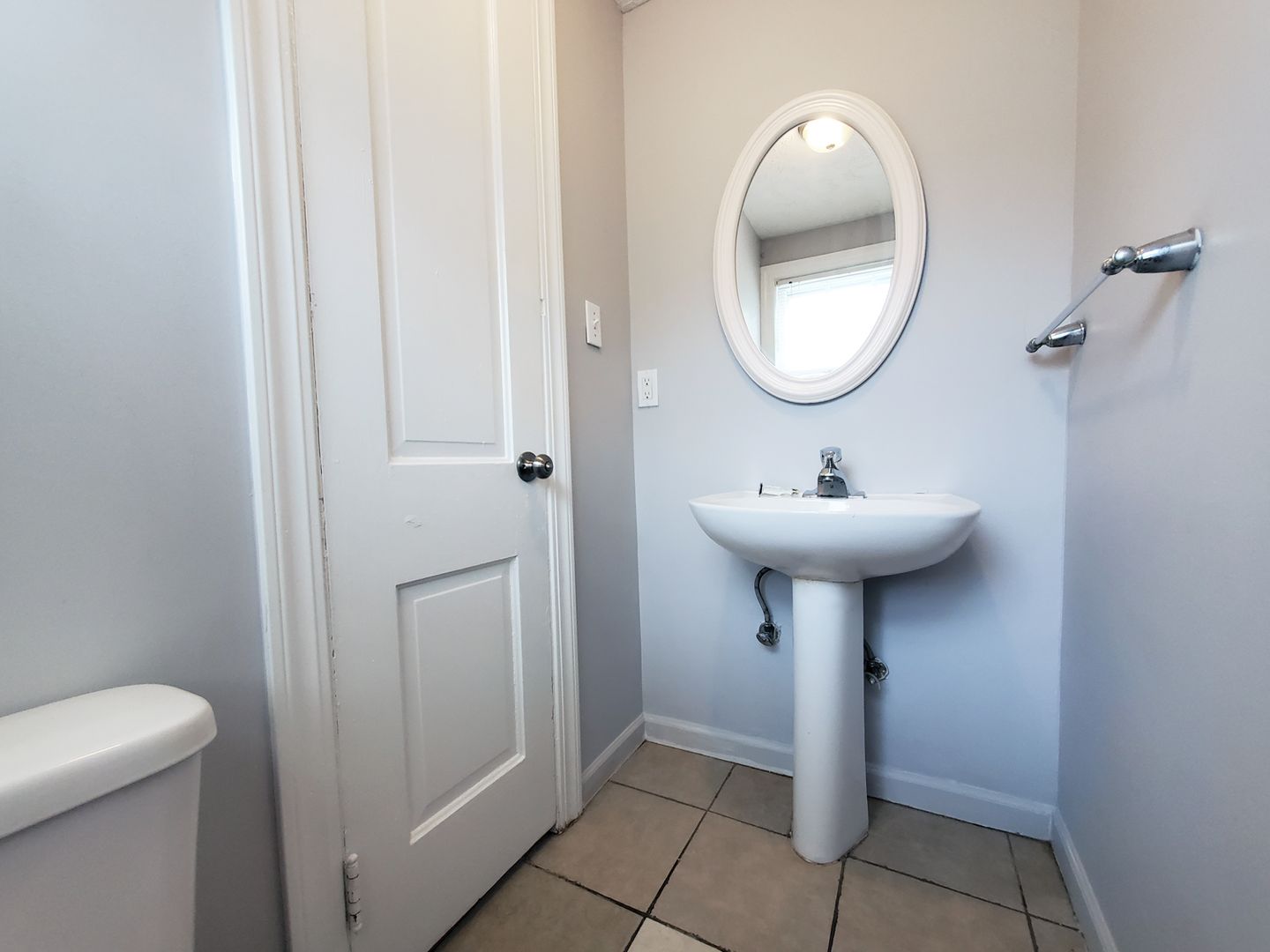 3 bed – 1.5 Bath Cape Cod for Rent Image