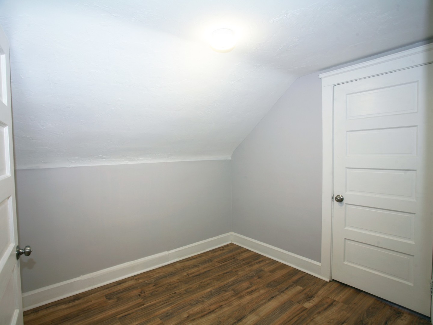 3 Renovated Story 4 Bed – 2.5 Bath Colonial available for Rent Image