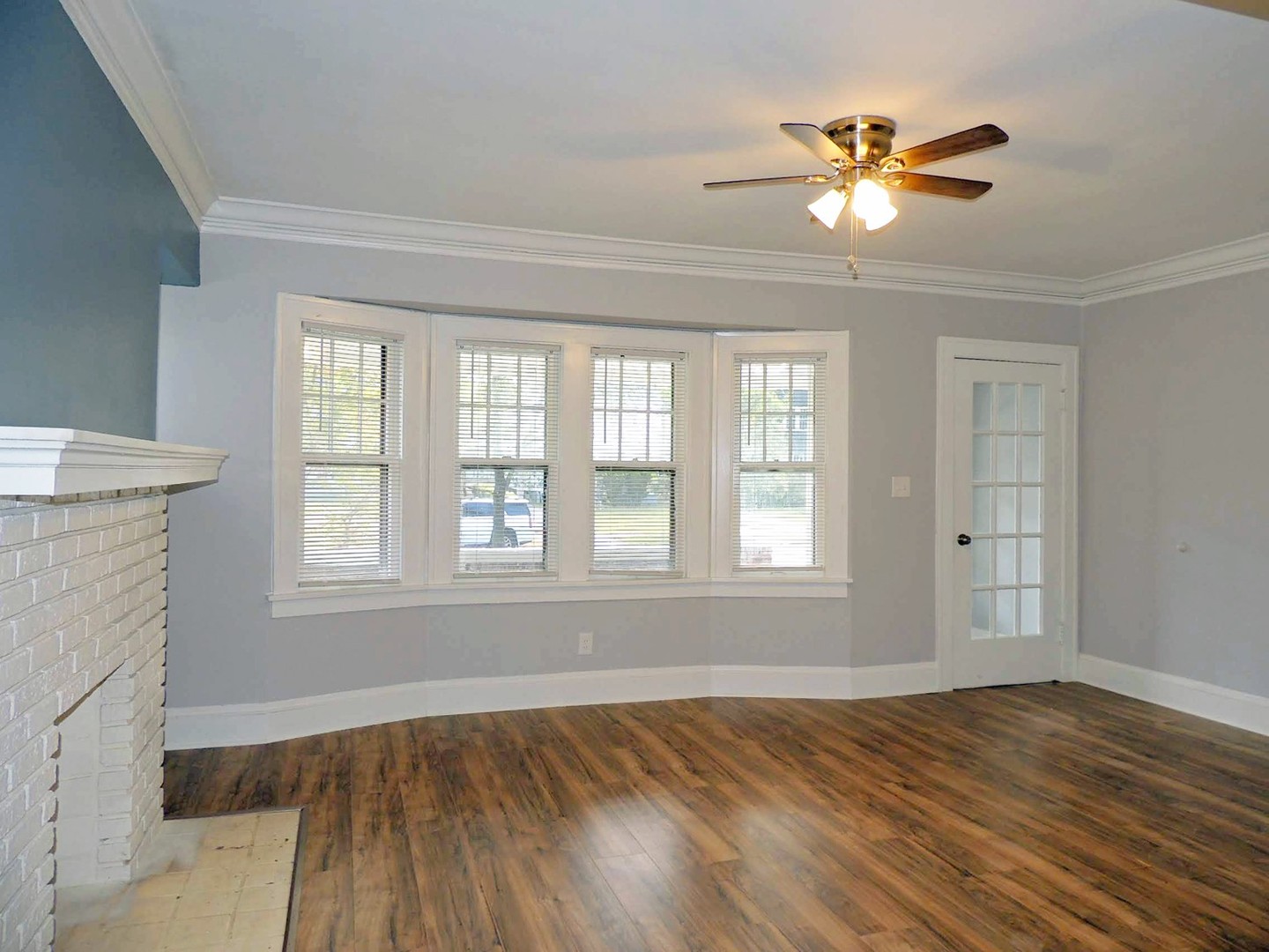 Gorgeous 2 Bed – 1 Bath 2nd-Floor Unit for Rent in Shaker Heights! Image